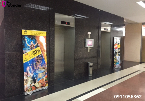 Quảng cáo Standee - Chiến lược quảng cáo thông minh tại các tòa nhà