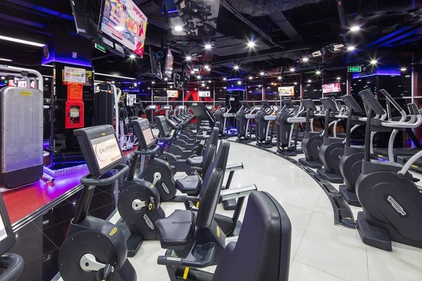 dung-cu-tap-luyen-tai-trung-tam-fitness