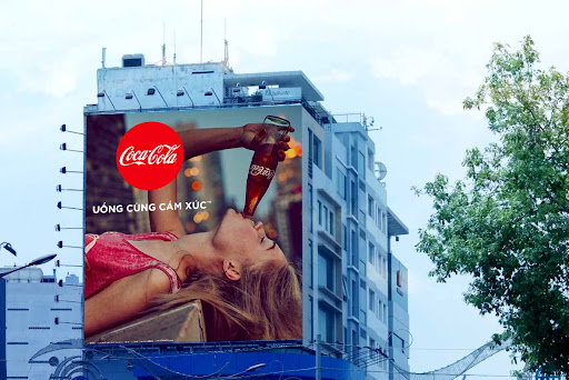 quang-cao-ooh-cocacola-DigiWonder-1