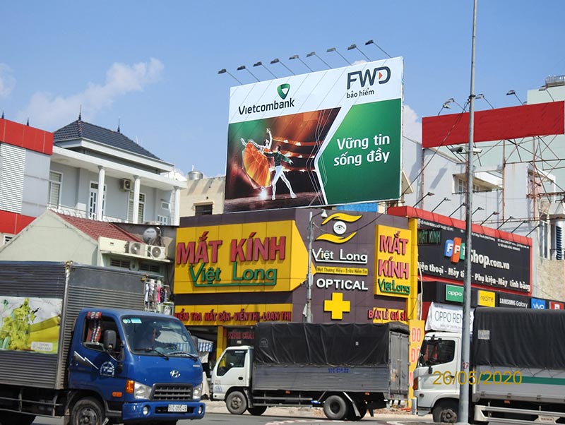 quang-cao-ooh-nganh-bao-hiem